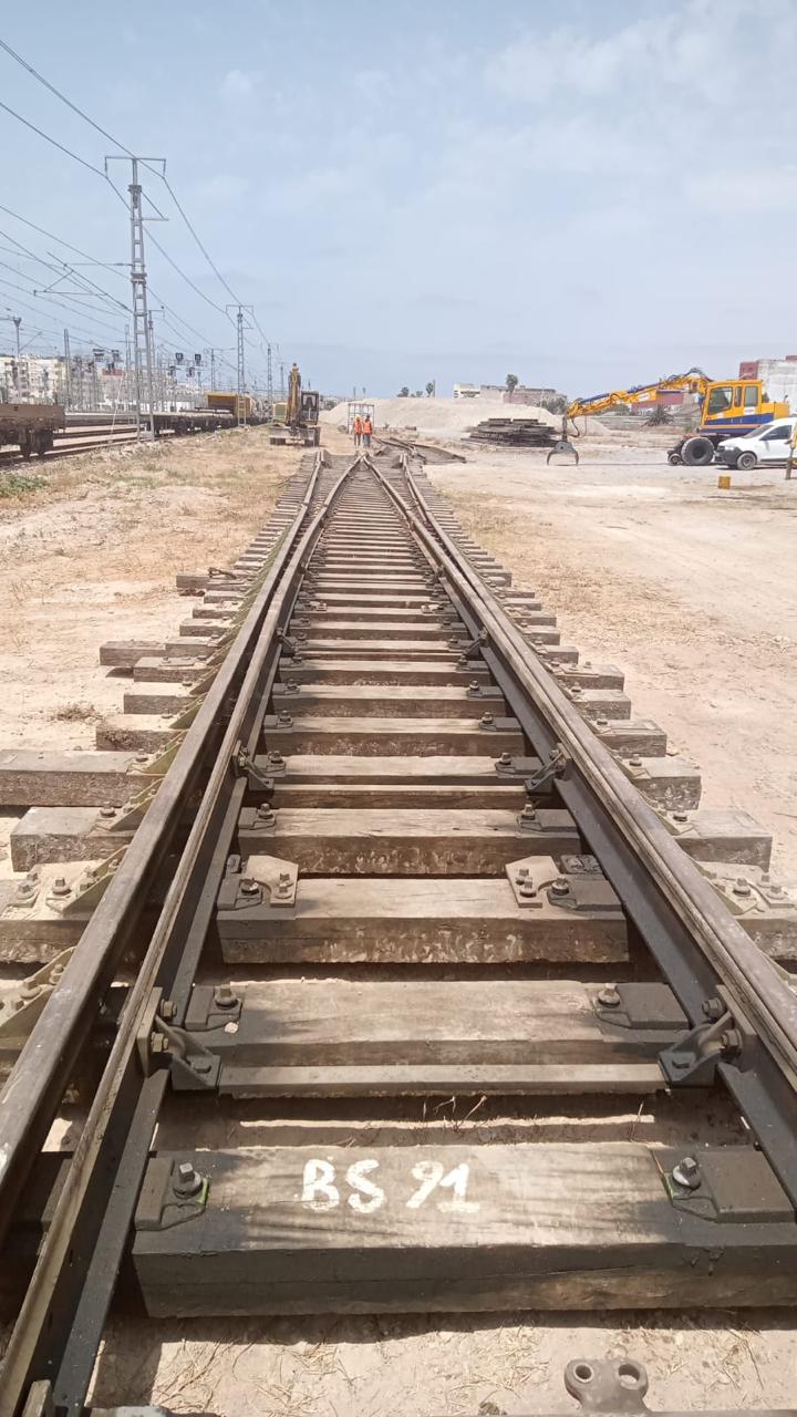 Equipe ferroviaire en intervention